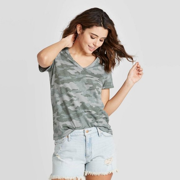 Universal Thread Tops - Universal Thread XS T-Shirt Green Camouflage Women